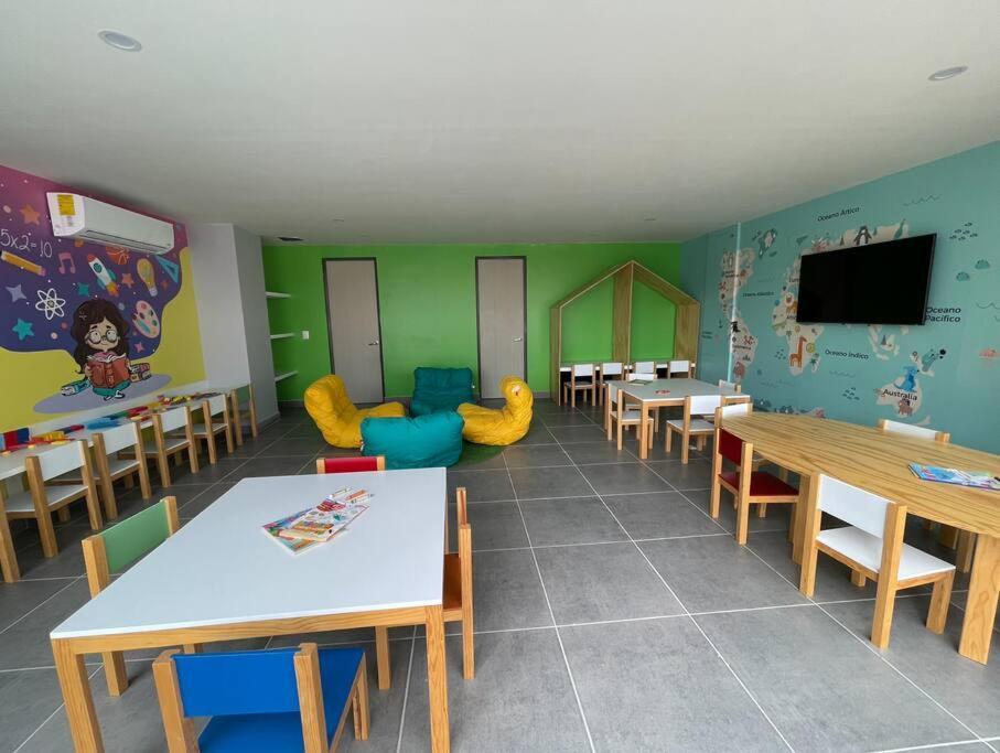 Depa Boho Al Sur Pet Friendly Piscina Gym Sala De Cine Guadalajara Exterior foto